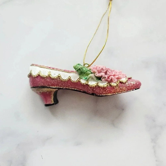 Porcelain Miniature Victorian Glitter Red Pink Christmas Shoes Heels Ornaments - Picture 3 of 7